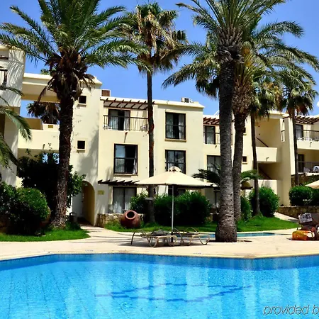 Aparthotel Panareti 3*